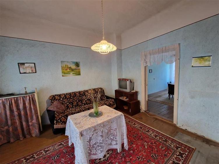 Casă individuală cu 10 camere cu Canalizare în Muncitoresc