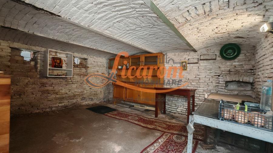 Casă individuală cu 2 camere cu Canalizare în Sânpetru
