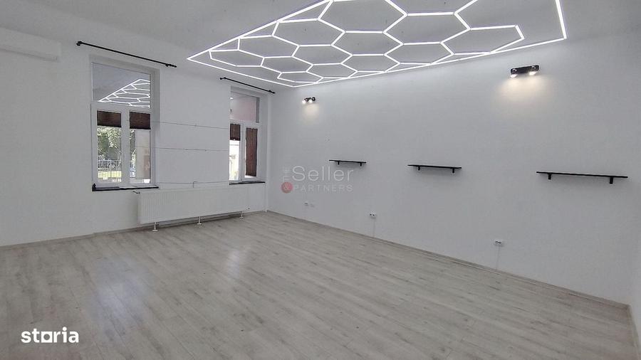 Apartament cu 4 camere decomandat în Centrul Istoric