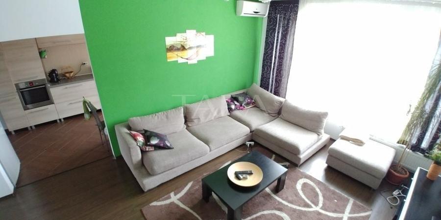 Apartament cu 4 camere semidecomandat, mobilat în Europa