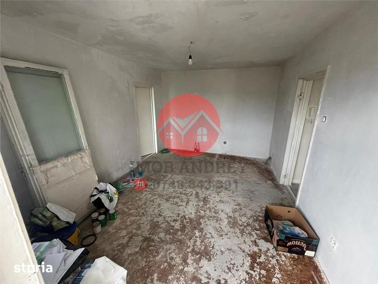 Apartament cu 3 camere decomandat în Neptun