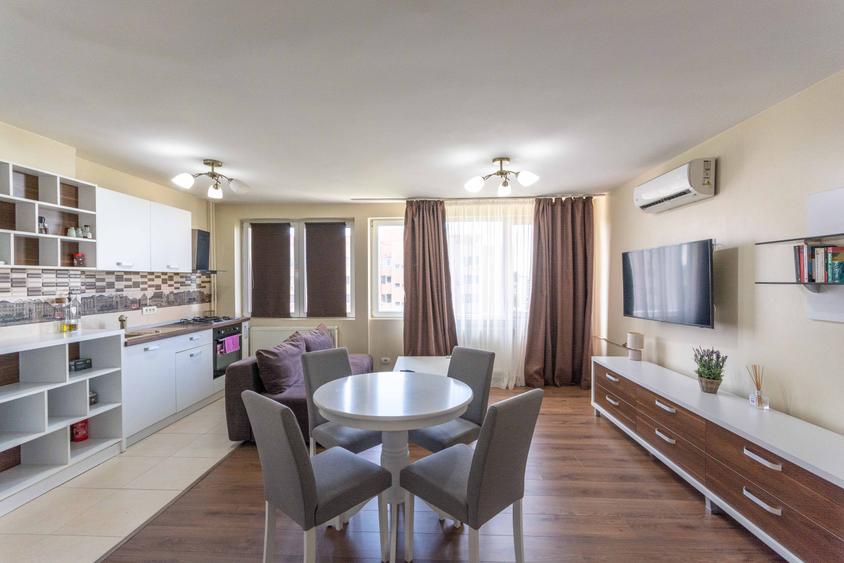 Apartament cu 2 camere semidecomandat în P-ța Unirii