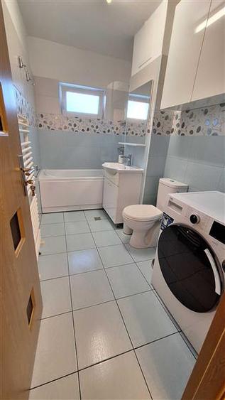 Apartament cu 4 camere decomandat, mobilat în Complex Studențesc