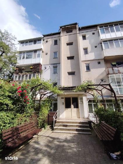 Apartament cu 3 camere în Micro 4
