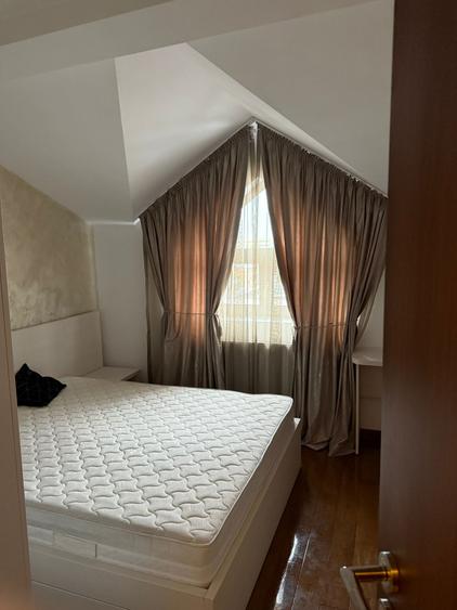 Apartament cu 3 camere decomandat, mobilat în Mărgeanului