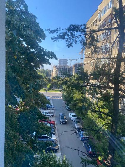 Apartament cu 2 camere decomandat în Drumul Taberei