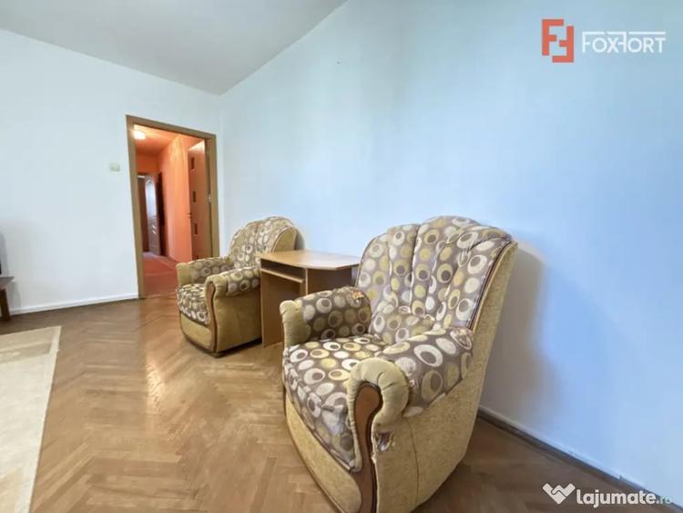 Apartament cu 3 camere semidecomandat în Dacia