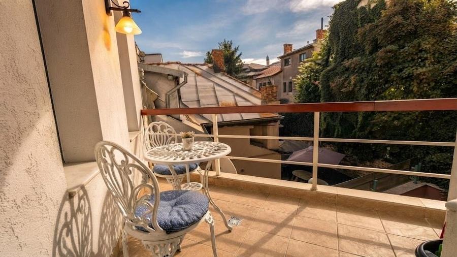 Apartament cu 2 camere semidecomandat, mobilat în Dorobanți