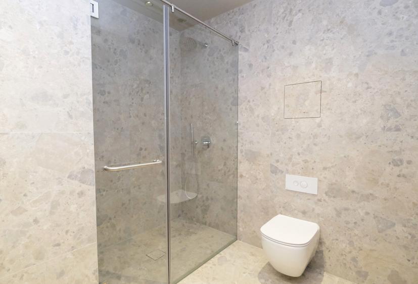 Apartament cu 4 camere în Dacia