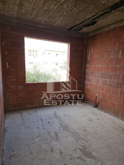 Duplex cu 8 camere cu Canalizare în Exterior Nord