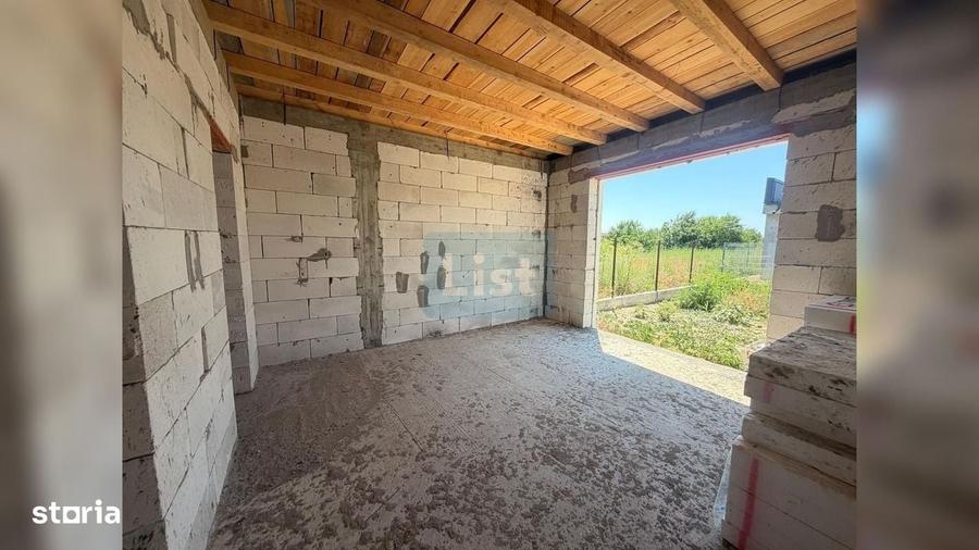 Casă cu 4 camere în Oarda