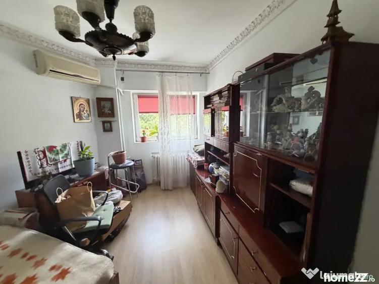 Apartament cu 4 camere decomandat în Herăstrău