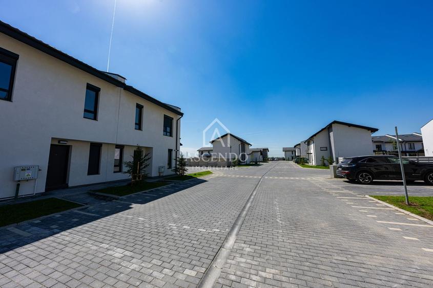 Casă individuală cu 3 camere cu Canalizare în Nord-Est