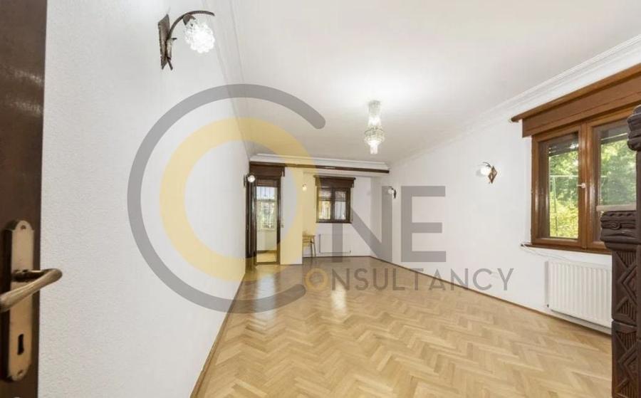 Apartament cu 5 camere decomandat, mobilat în Aviatorilor