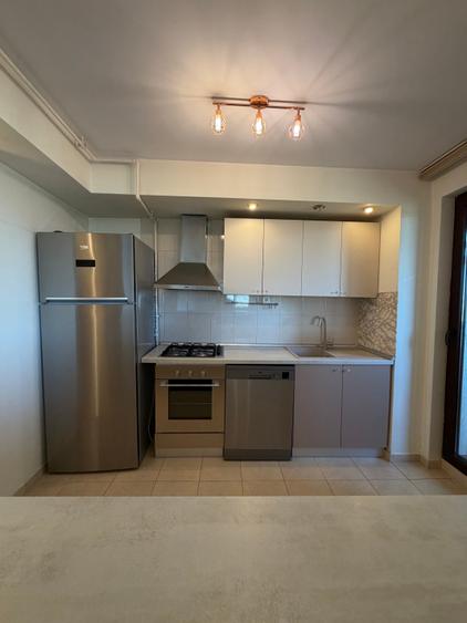 Apartament cu 3 camere decomandat în Berceni