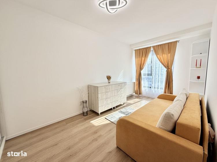 Apartament cu 3 camere decomandat în Neptun