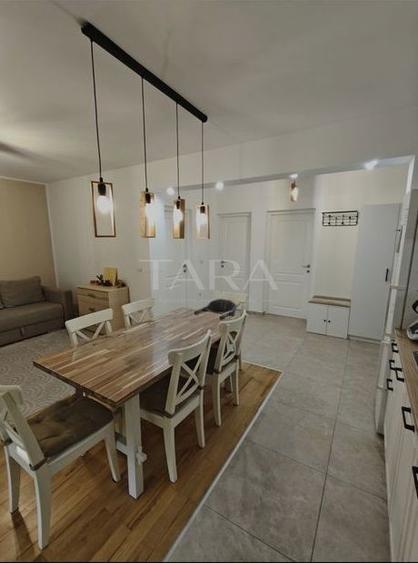 Apartament cu 3 camere semidecomandat, mobilat în Florești