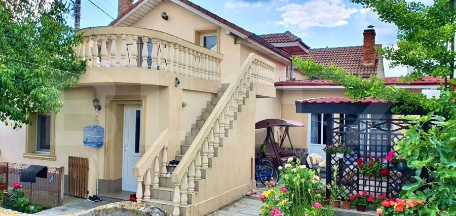 Casă individuală cu 7 camere cu Garaj în Romanești