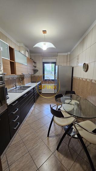 Apartament cu 3 camere decomandat, mobilat în Polonă