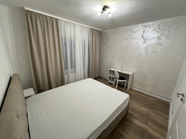 Apartament cu 4 camere decomandat în 1 Mai
