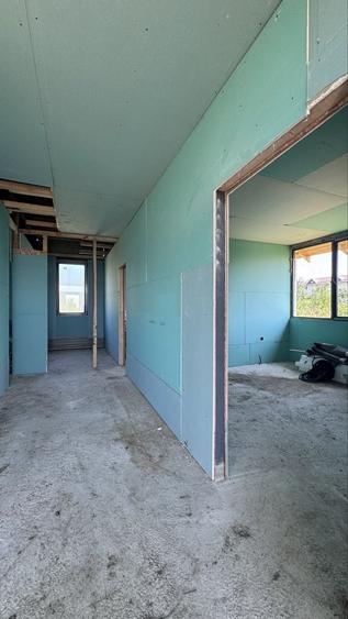 Casă cu 4 camere în Valea Călugărească