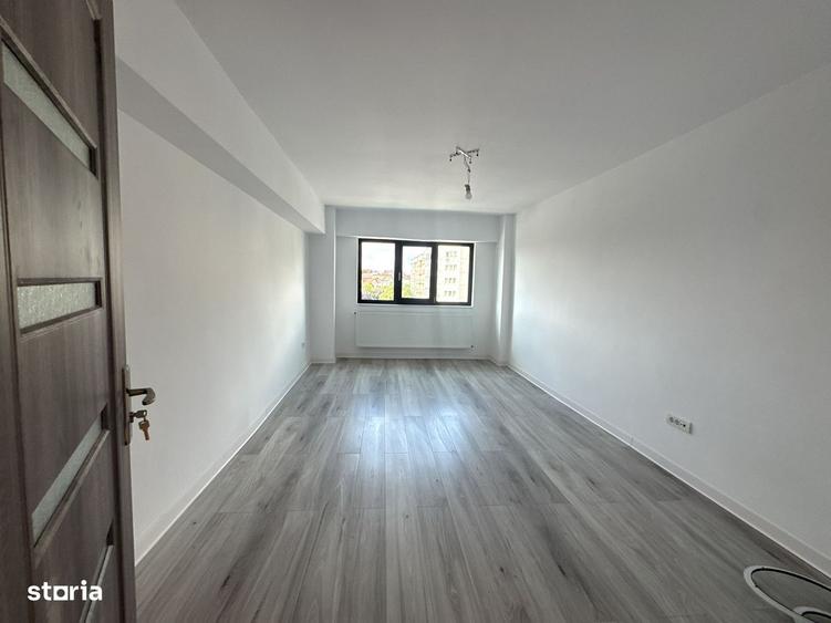 Apartament cu 4 camere decomandat în Prundu