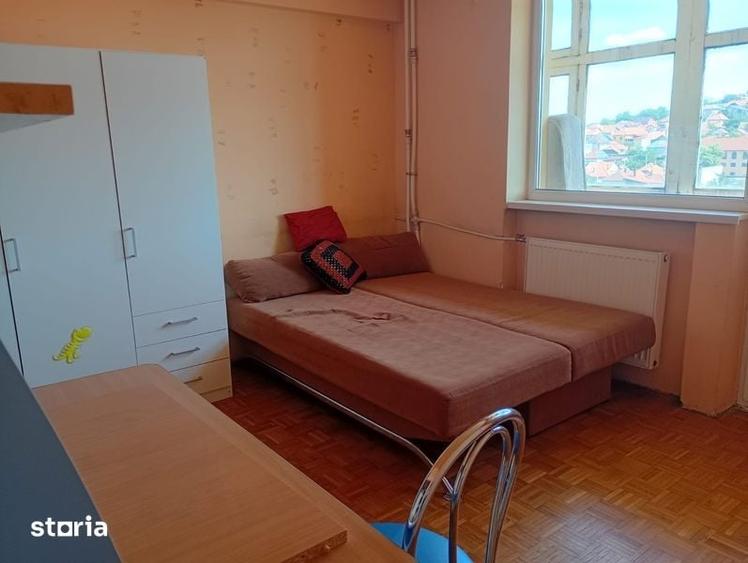 Garsonieră decomandată în Gării