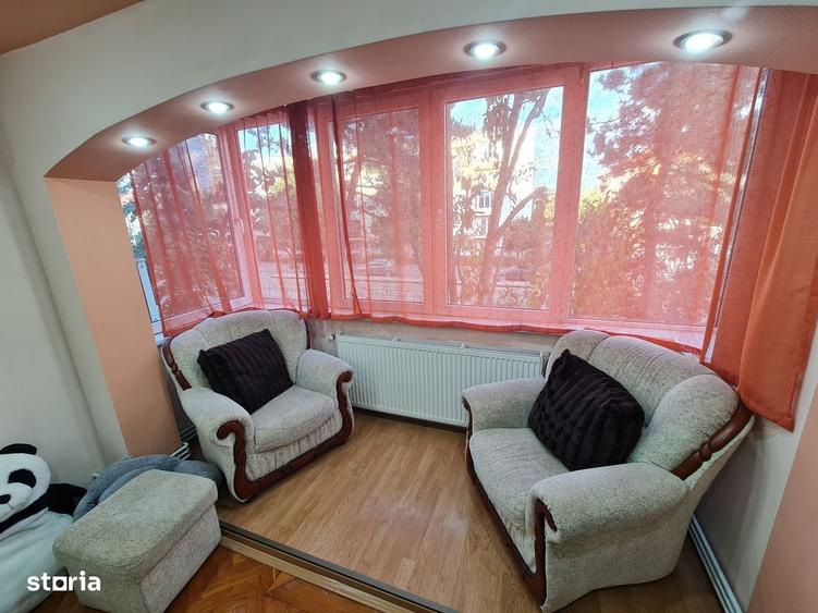 Apartament cu 2 camere, mobilat în Romanilor