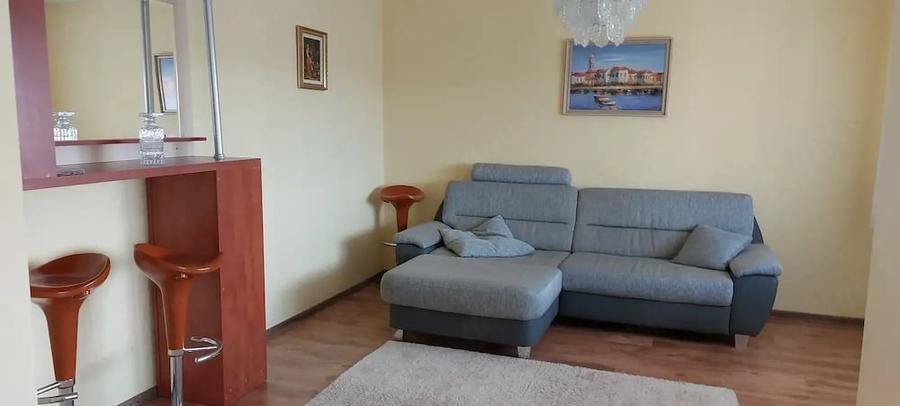 Casă cu Teren 250 Mp în Central