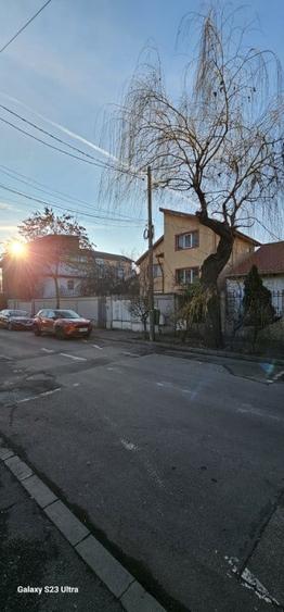 Casă cu 6 camere cu Teren 720 Mp în Bucureștii Noi