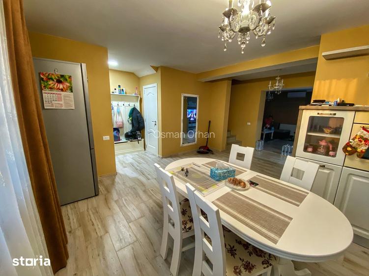 Casa cu 4 camere, curte ?i aer condi?ionat
