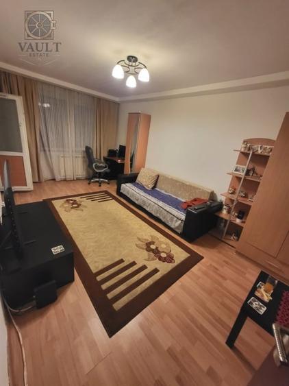 Apartament cu 3 camere decomandat, mobilat în Rahova