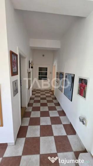 Casă cu 4 camere cu Teren 3150 Mp în Petrești