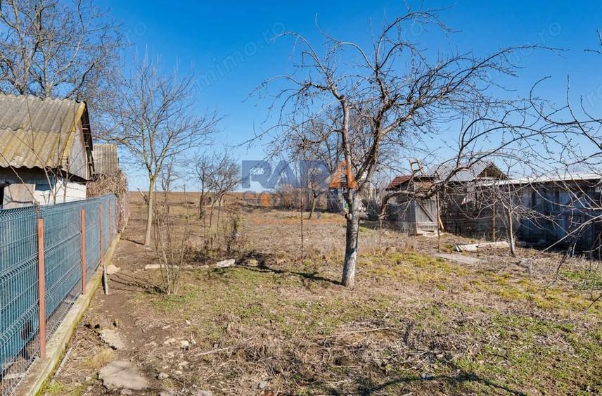 Casă cu Teren 2800 Mp în Secu