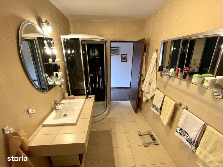 Casă cu 4 camere în Hârsa