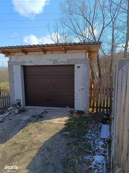 Casă cu 4 camere cu Teren 2500 Mp în Central