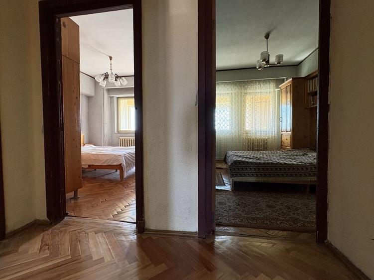 Apartament cu 4 camere decomandat în Ultracentral