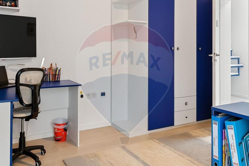 Casă individuală cu 6 camere cu Teren 572 Mp în Central