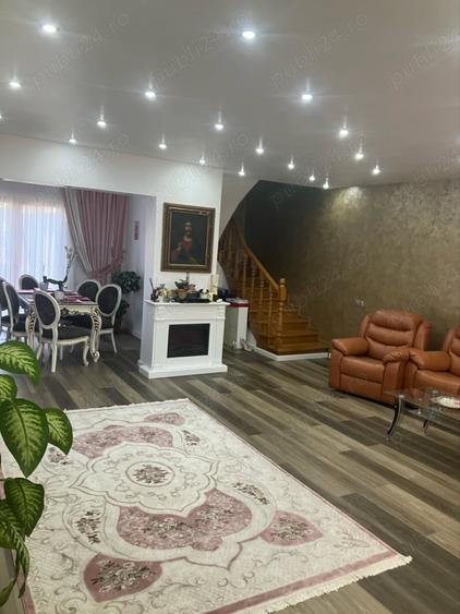 Casă cu 4 camere în Central