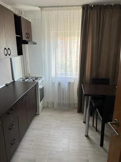 Apartament cu 2 camere semidecomandat în Brazda lui Novac