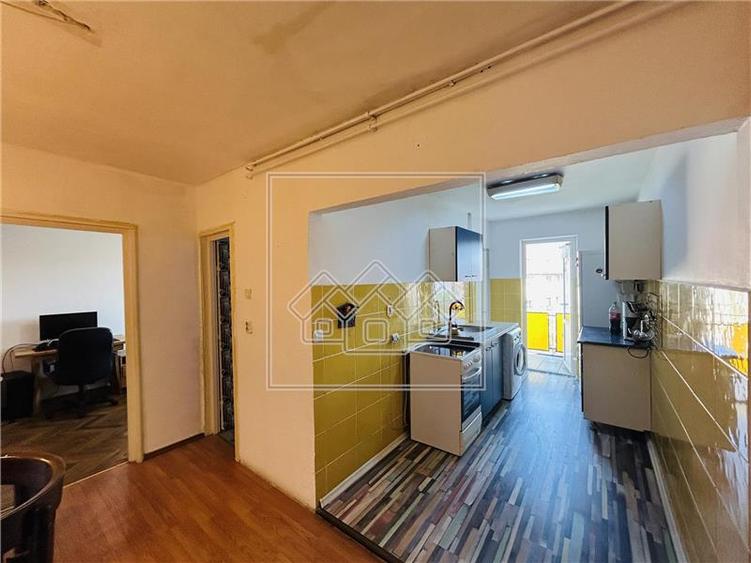 Apartament cu 2 camere decomandat în Mihai Viteazul