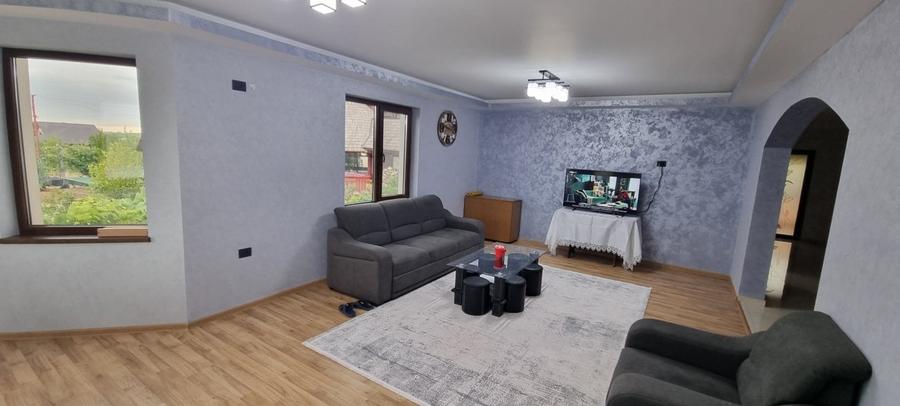 Casă individuală cu 5 camere cu Canalizare în Nord