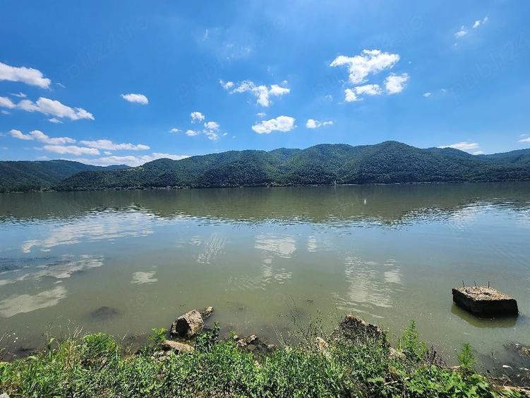 Casă cu Teren 2000 Mp în Liubcova