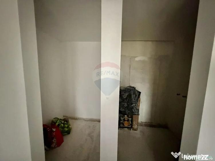 Casă cu 4 camere cu Teren 418 Mp în Golești