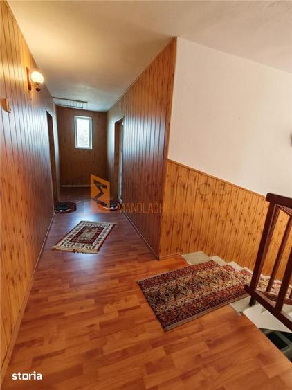 Casă cu 6 camere decomandat cu Teren 800 Mp în Vadu Pașii