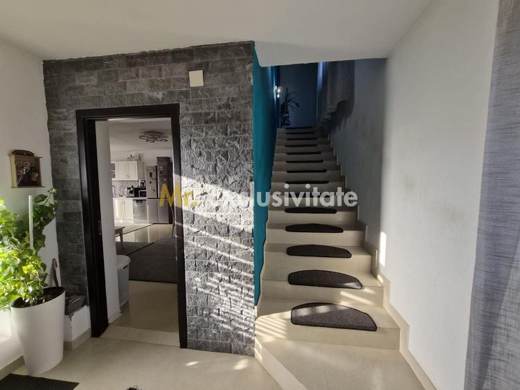 Casă individuală cu 3 camere cu Canalizare în Leordeni