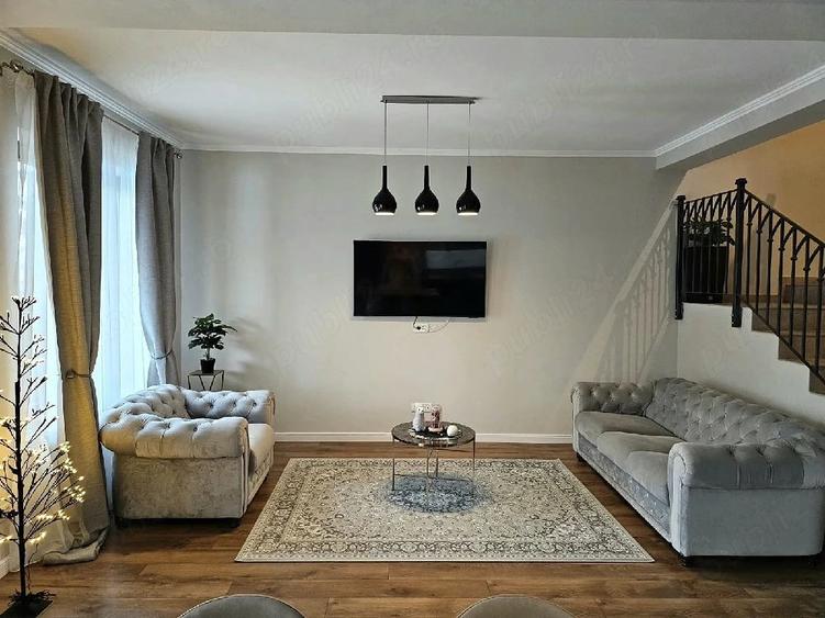 Casă cu 5 camere cu Teren 335 Mp în Dumbrăvița