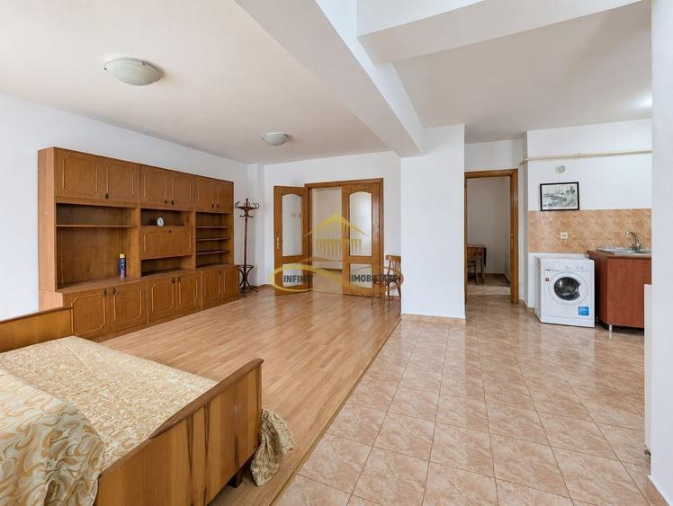 Apartament cu 3 camere decomandat în Narcisa
