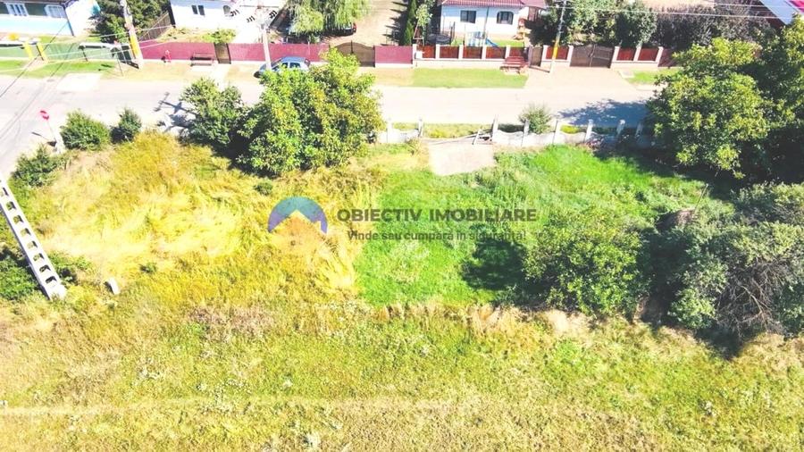 Teren intravilan de 700 mp, în Săvinești