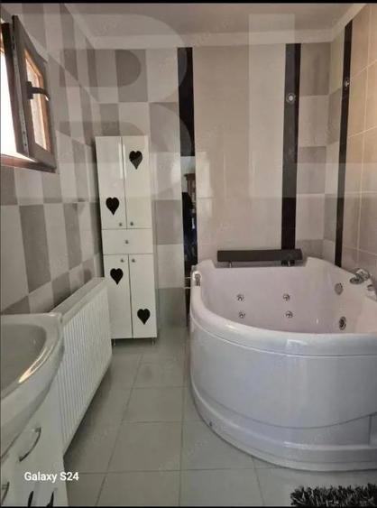 Casă cu Teren 350 Mp în Central